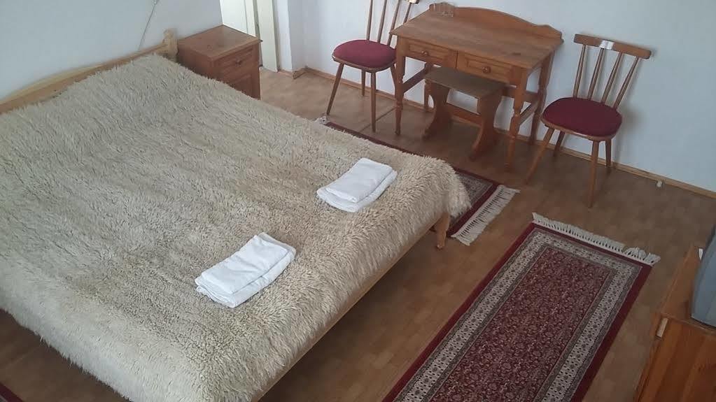 Guest Rooms Metaksinovi チェペラレ エクステリア 写真