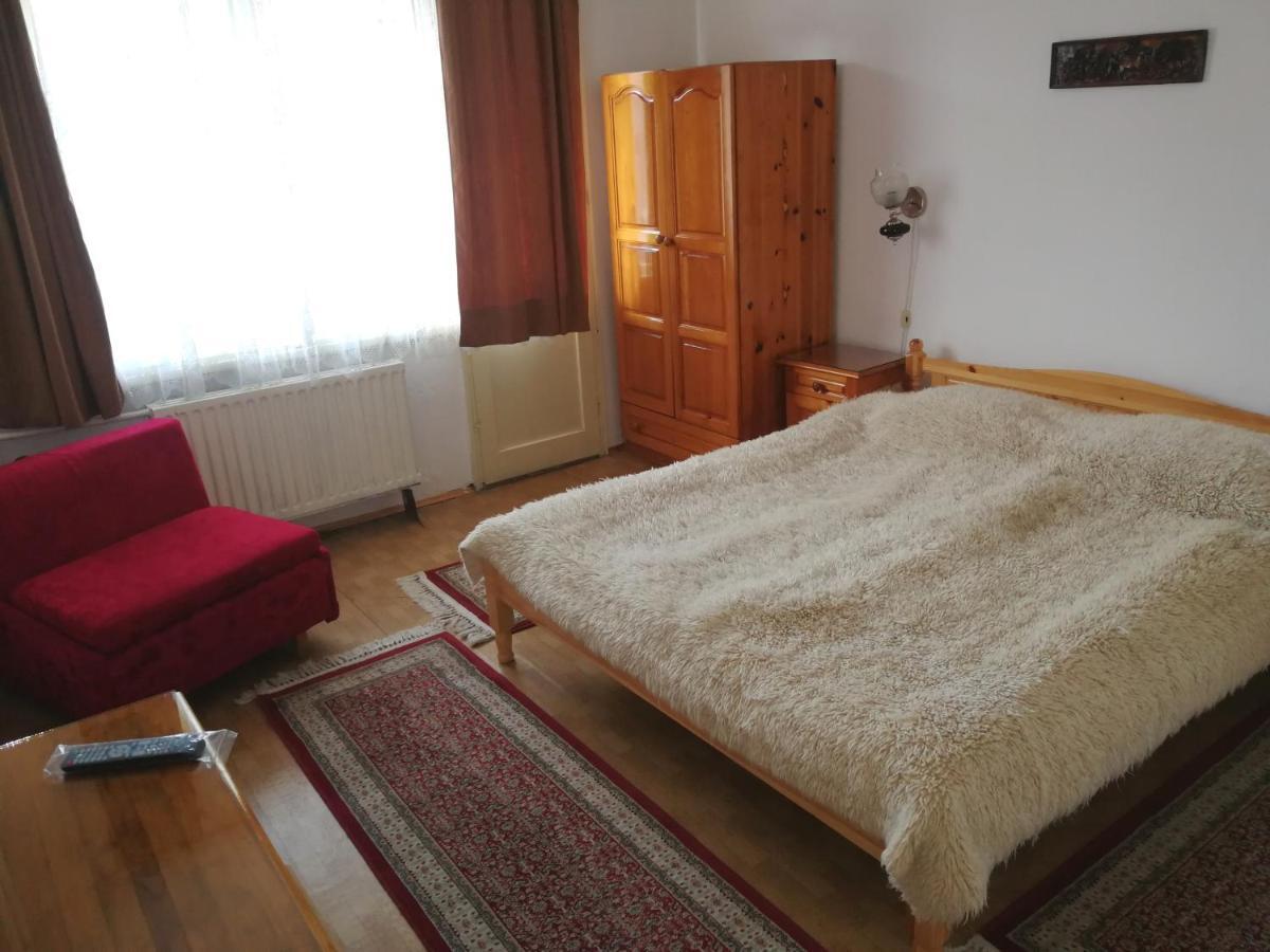 Guest Rooms Metaksinovi チェペラレ エクステリア 写真